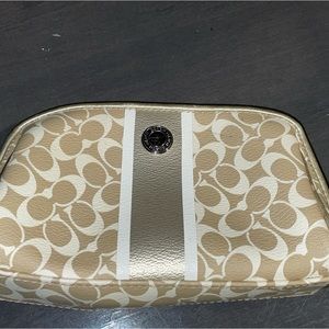 Light Cream Colored Coach Wallet